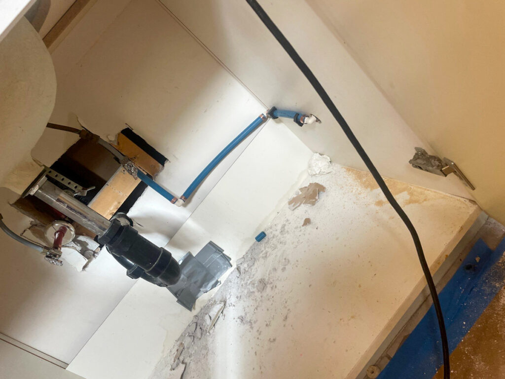 Ladner Bathroom Reno Poly B Replacement | Delta – Case Study #394 36 delta renovation poly b replacement 37