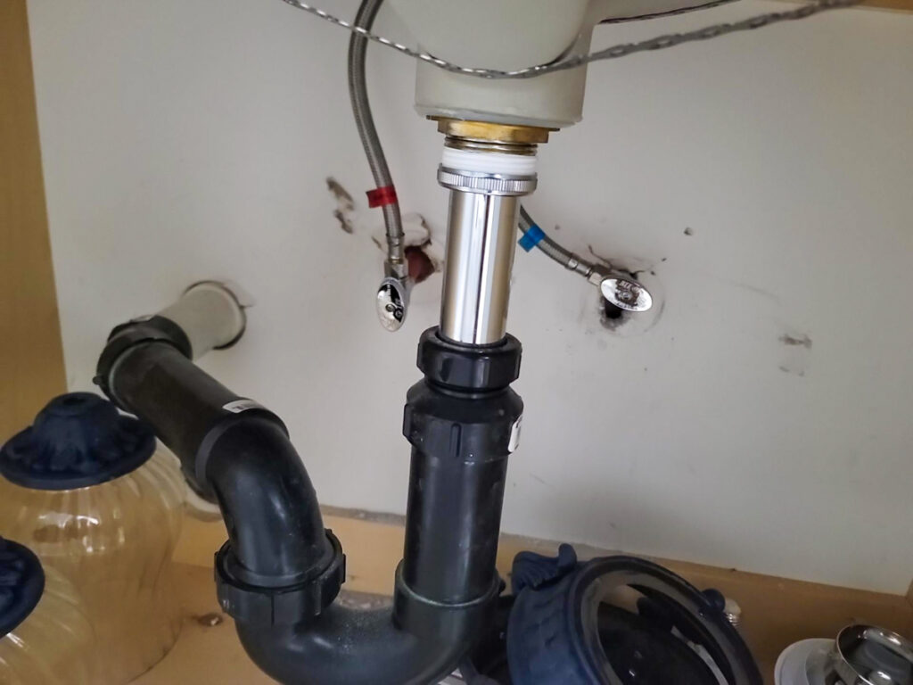 Ladner Townhouse Poly B Replacement | Delta – Case Study #390 275