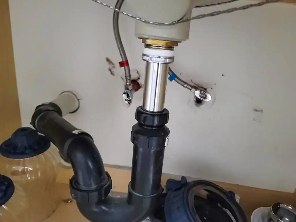 Ladner Townhouse Poly B Replacement | Delta – Case Study #390 275