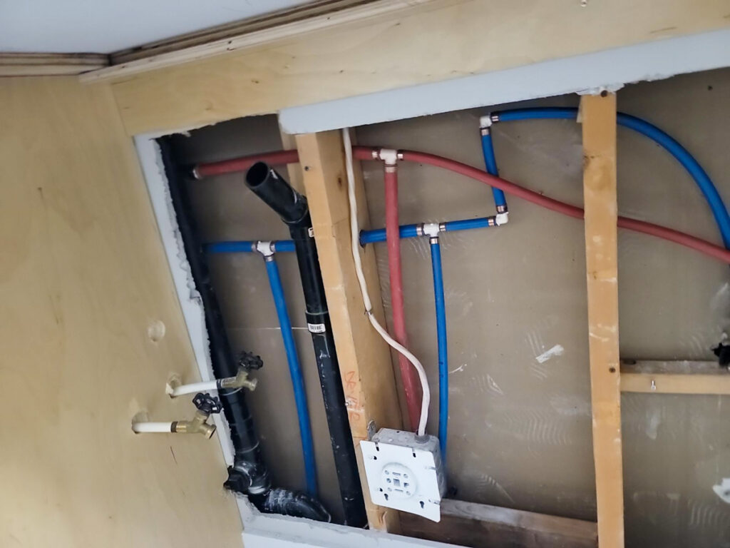 Ladner Townhouse Poly B Replacement | Delta – Case Study #390 319