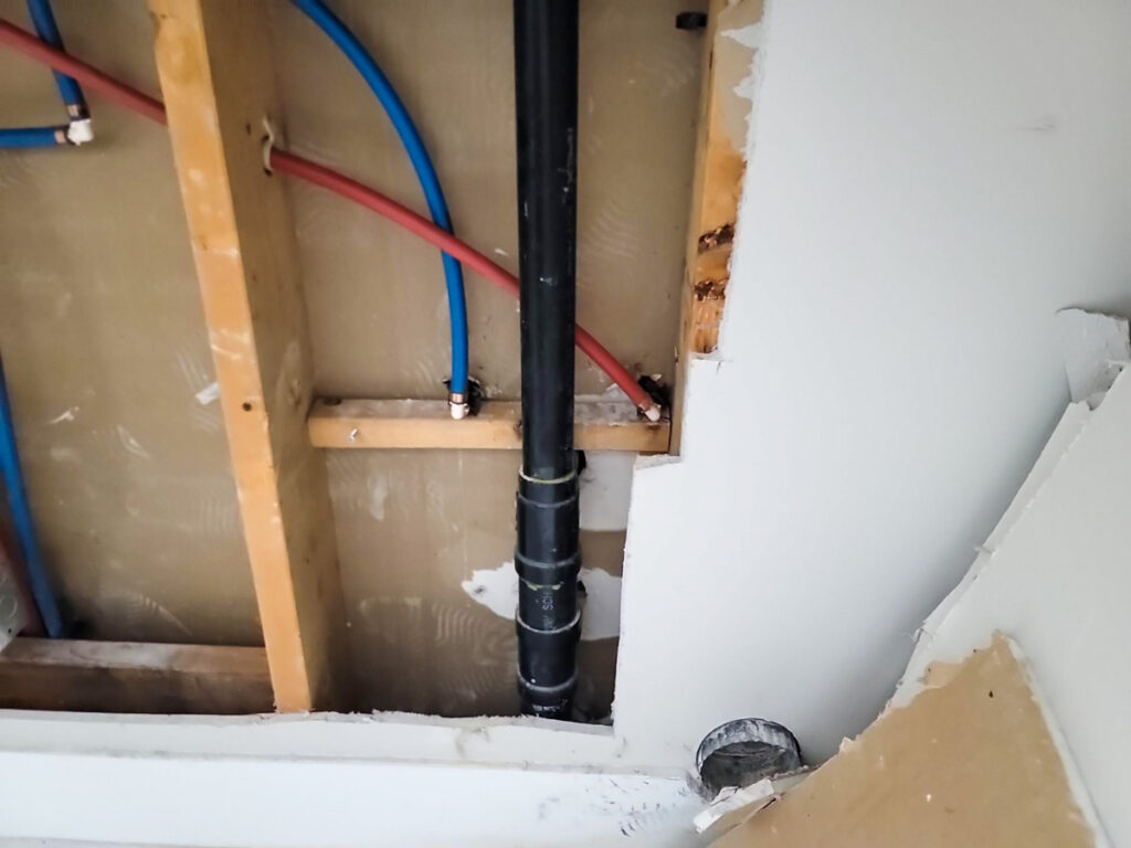 Ladner Townhouse Poly B Replacement | Delta – Case Study #390 321