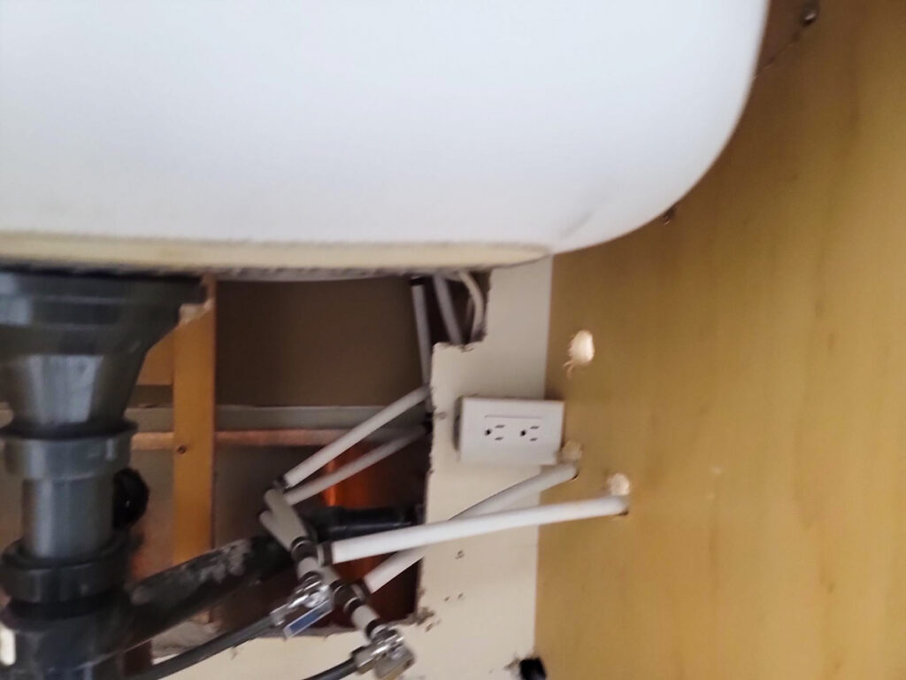 Ladner Townhouse Poly B Replacement | Delta – Case Study #390 331