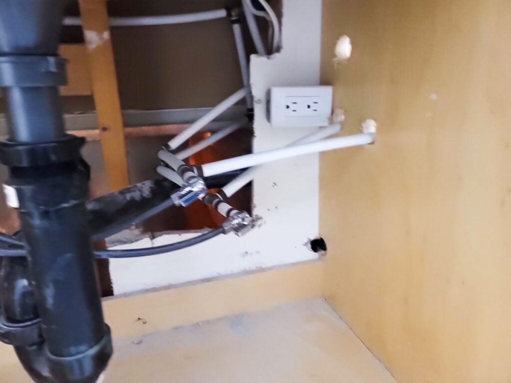 Ladner Townhouse Poly B Replacement | Delta – Case Study #390 333