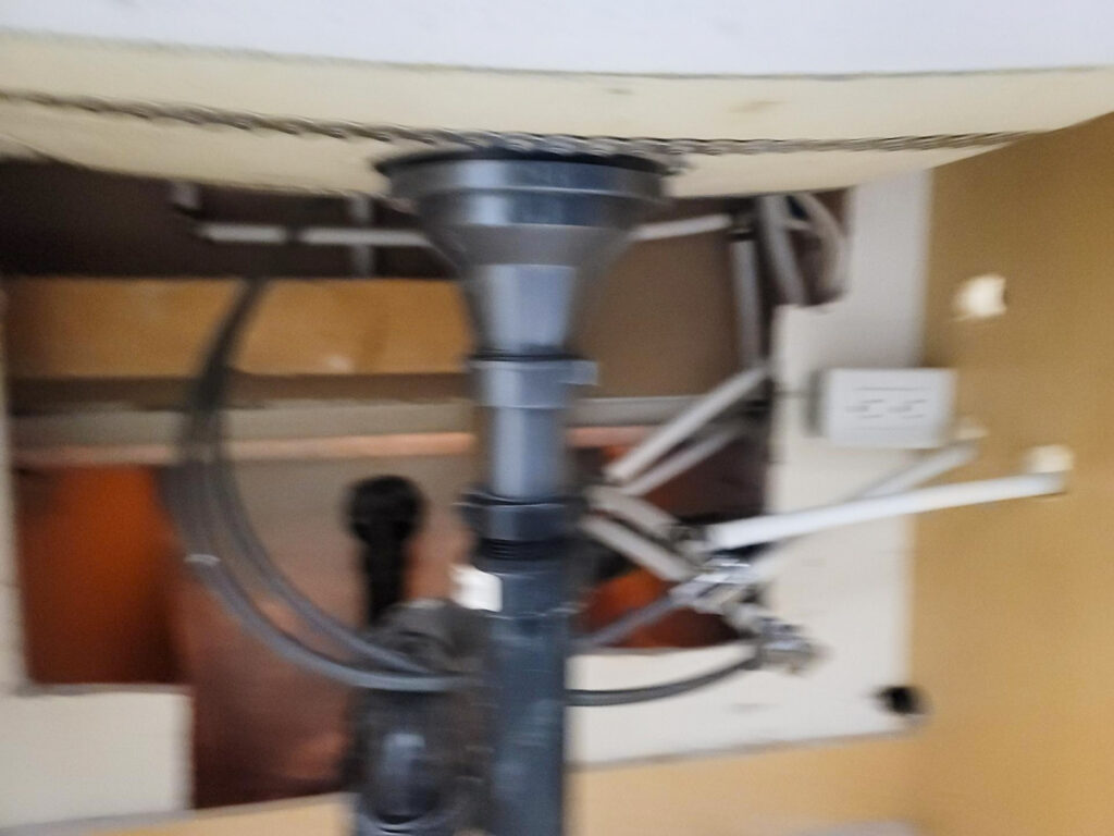 Ladner Townhouse Poly B Replacement | Delta – Case Study #390 335