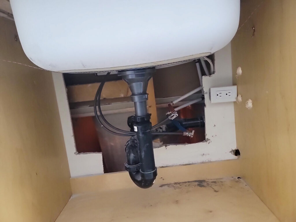 Ladner Townhouse Poly B Replacement | Delta – Case Study #390 357