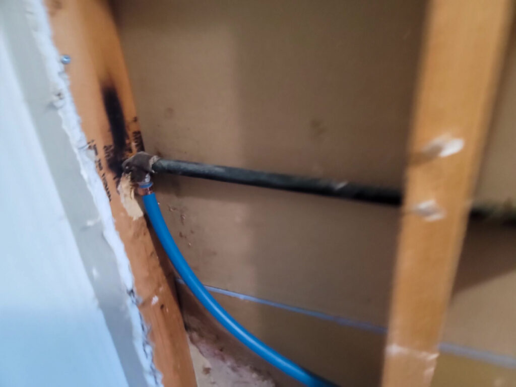 Ladner Townhouse Poly B Replacement | Delta – Case Study #390 175