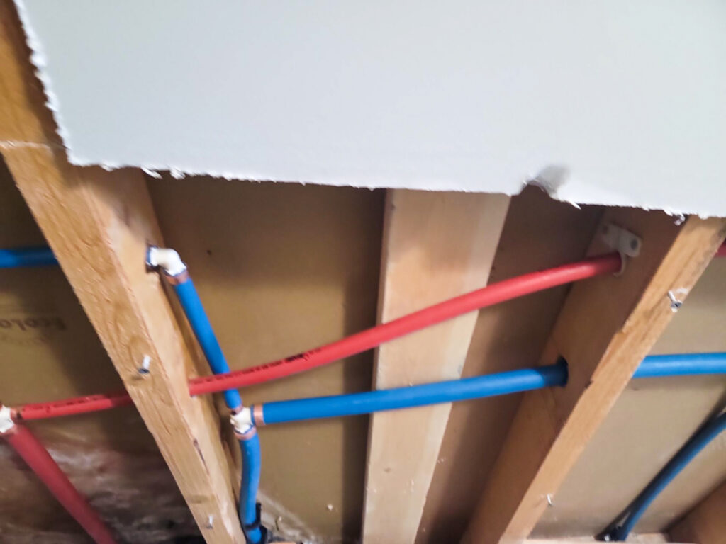 Ladner Townhouse Poly B Replacement | Delta – Case Study #390 183